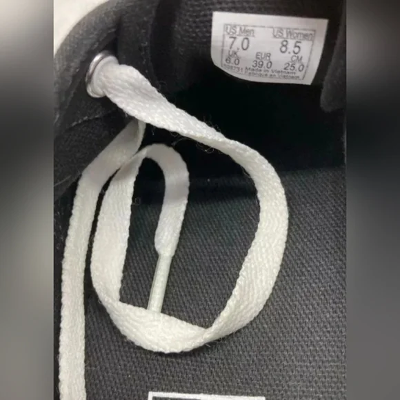 Vans Unisex Iridescent Metallic Checkerboard Skate Shoes M 7 W 8.5 MSRP $69.99 - Picture 9 of 10